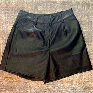 NWT FAUX LEATHER/SUEDE NAP POLY LINING BLACK SHORTS L